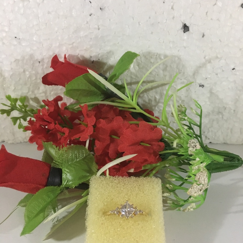 GOLD PLATED RING SIZE 9 - Picture 2 of 6